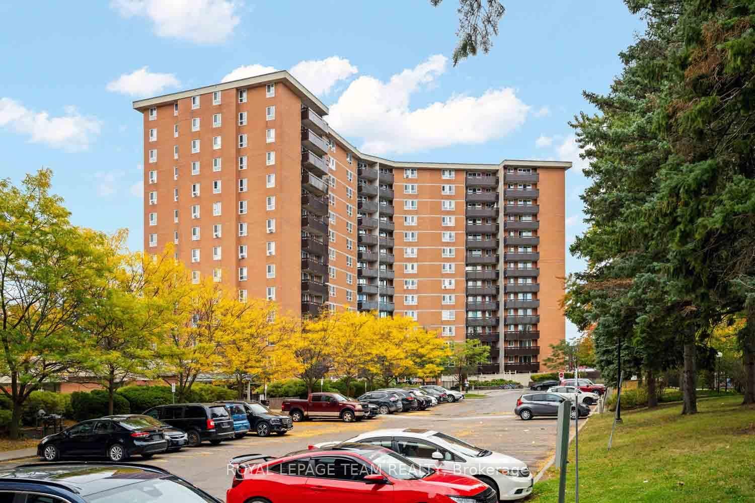 Property Photo:  2000 Jasmine Crescent 409  ON K1J 8K4 