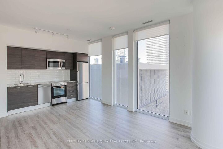 Property Photo:  28 Wellesley Street E 2509  ON M4Y 0C4 