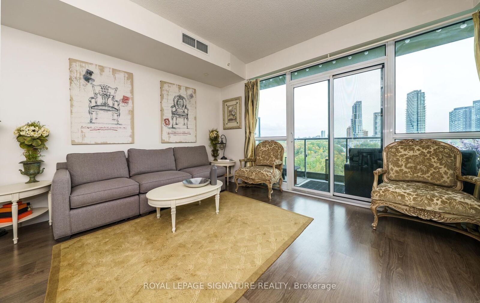 Property Photo: 160 Vanderhoof Avenue 618 ON M4G 0B7