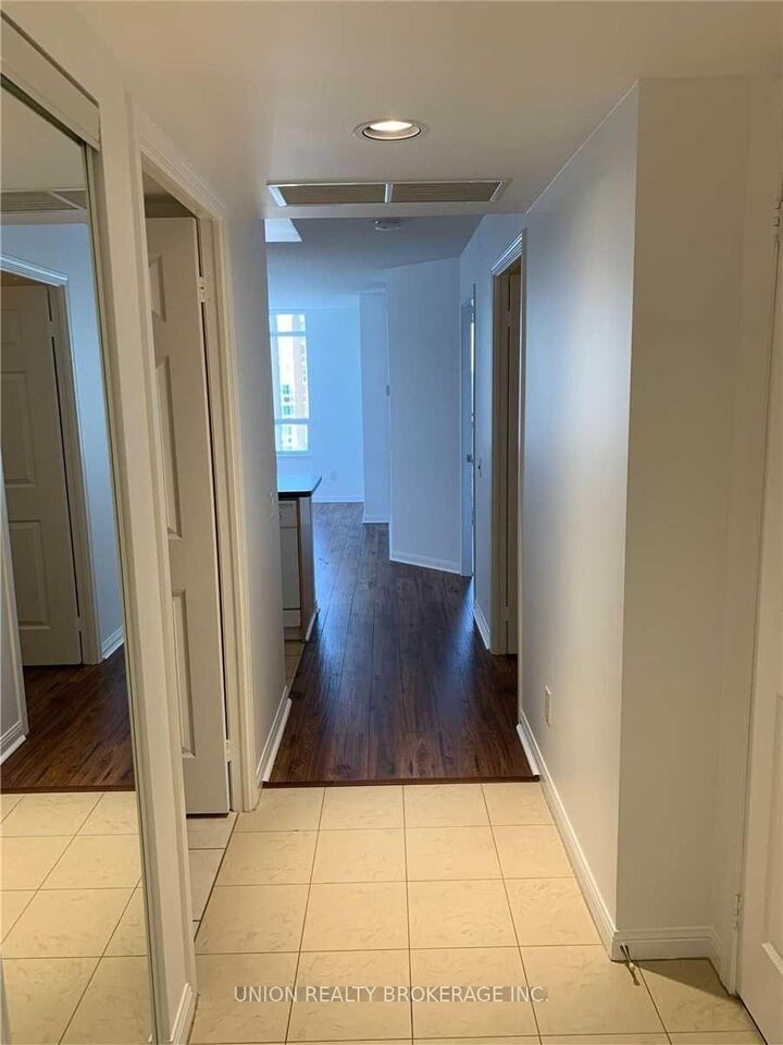 Property Photo:  153 Beecroft Road 2315  ON M2N 7C5 