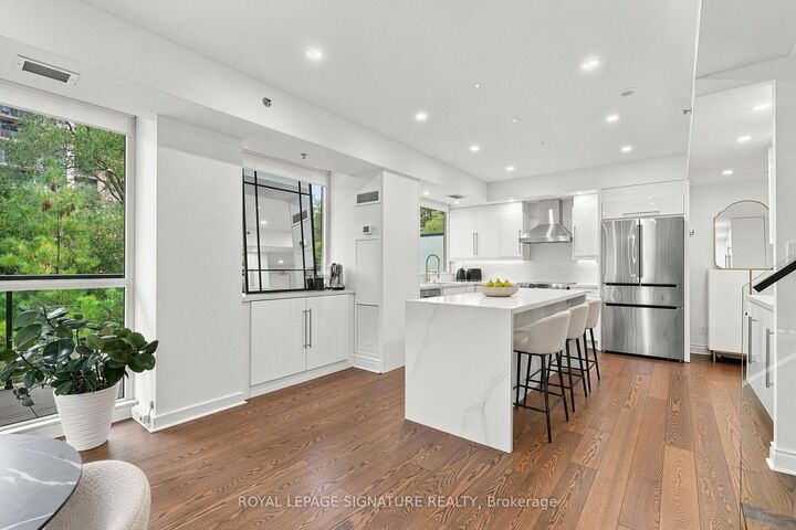 Photo de la propriété:  2230 Lake Shore Boulevard W 107  ON M8V 0B2 