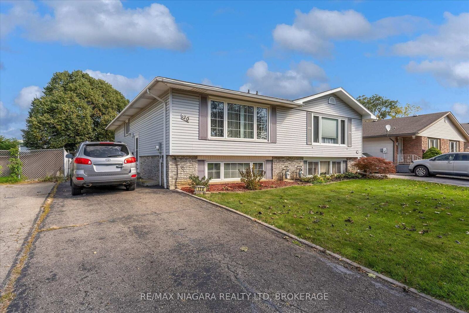 Property Photo:  120 Elma Street  ON L2N 6A2 