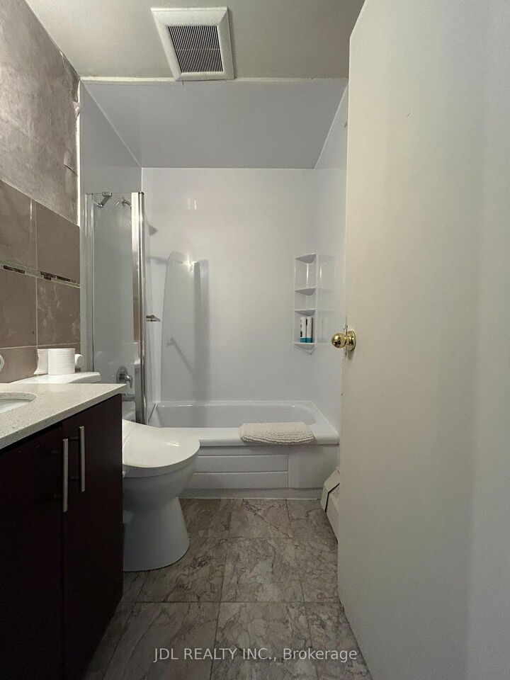 Property Photo:  3 Pembroke St Street Wholeonebedroom Unit Main  ON M5A 2N6 