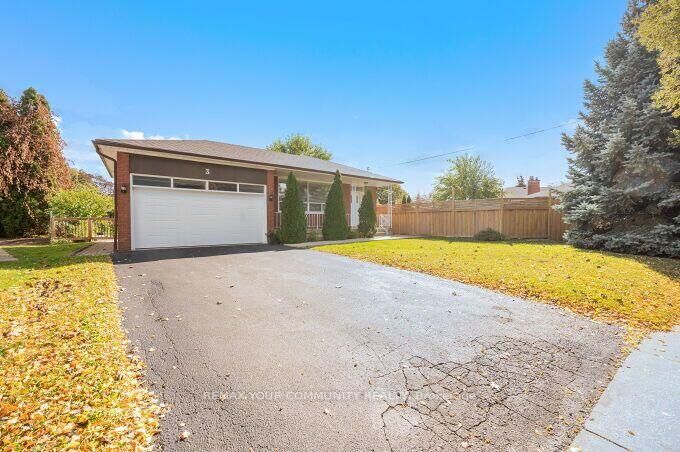 Property Photo:  3 Indianola Drive  ON M9C 3P1 