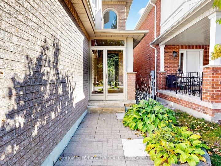 Property Photo: 139 Rushbrook Drive ON L3X 2E2