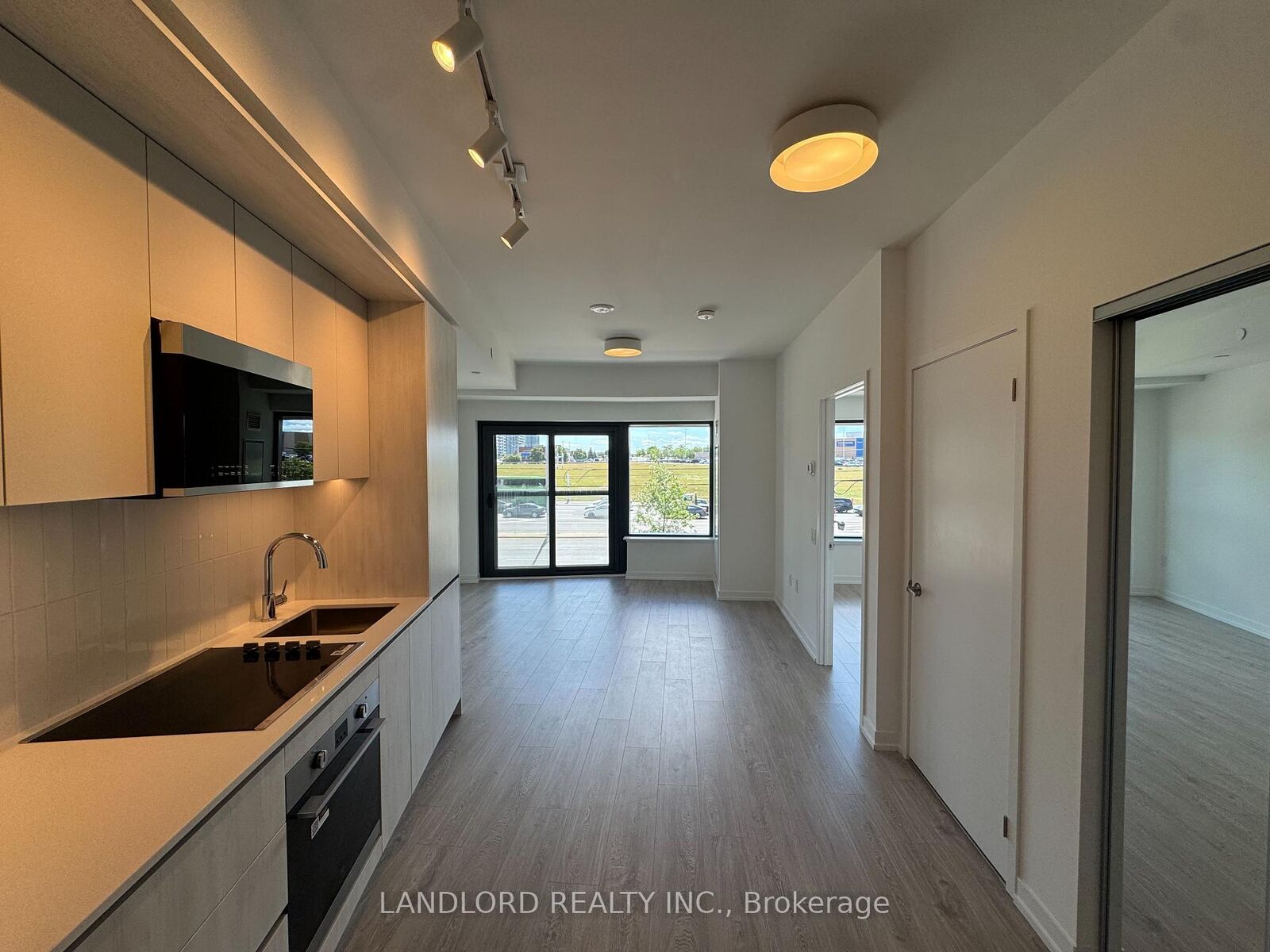 Property Photo:  2485 Eglinton Avenue W 321  ON L5M 2T1 