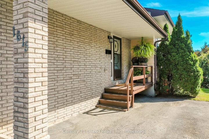 Property Photo: 1615 Cherryhill Road ON K9K 1A9