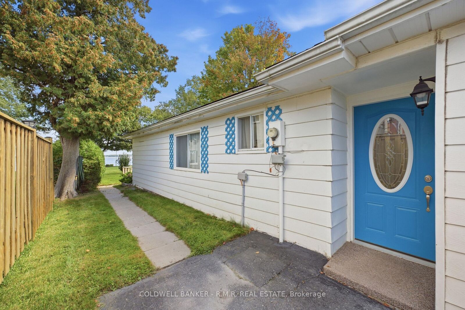 Property Photo:  87 Edgewood Crescent  ON L9L 1B6 