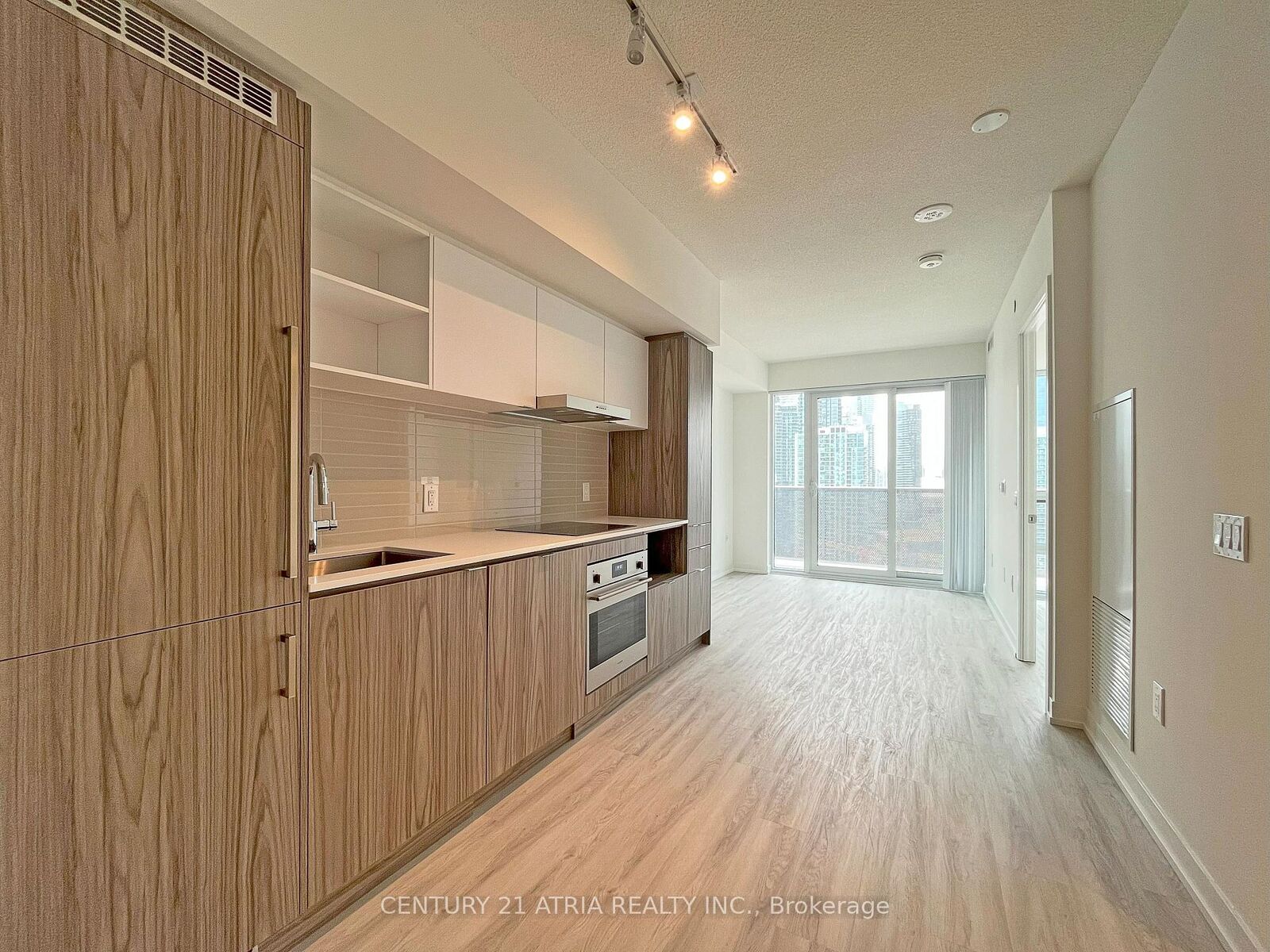 Property Photo: 55 Cooper Street S 3116 ON M5E 0G1
