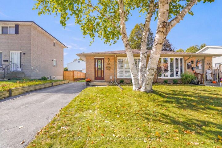 Property Photo:  35 Ivanhoe Road  ON N3R 6V1 