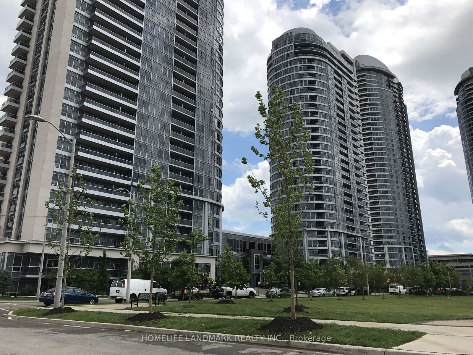 Property Photo:  181 Village Green Square 1716  ON M1S 0K6 