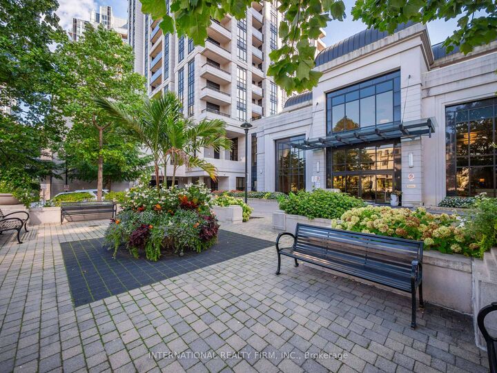 Property Photo:  100 Harrison Garden Boulevard 925  ON M2N 0C2 