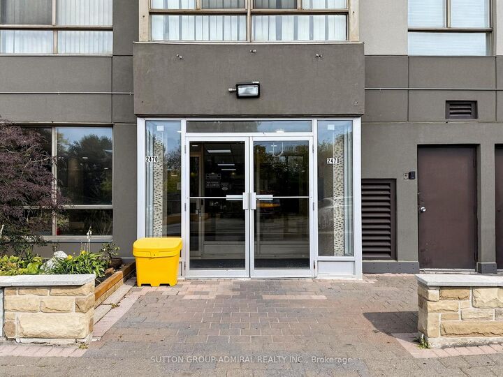 Property Photo:  2470 Eglinton Avenue 1108  ON M6M 5E7 