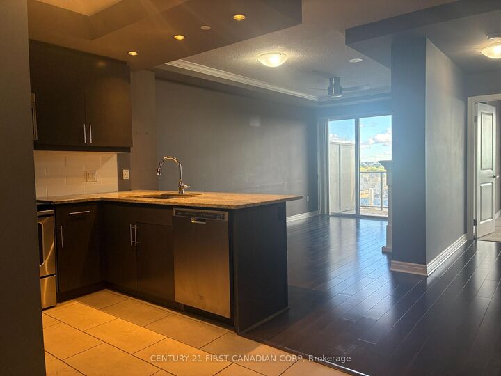 Property Photo:  330 Ridout Street N 1506  ON N6A 0A7 