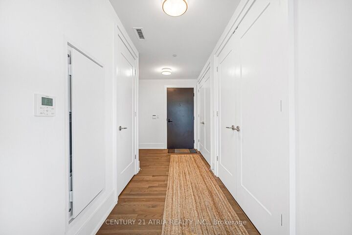 Property Photo:  25 Adra Grado Way 1219  ON M2J 0H6 