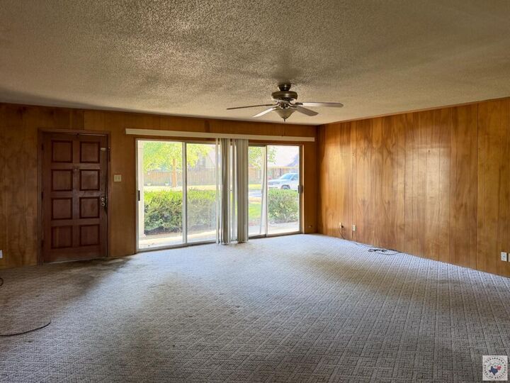 Property Photo:  105 Woodbriar Way  TX 75501 