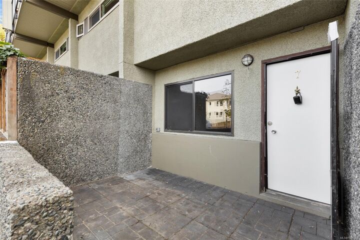Property Photo:  477 Lampson St #7  BC V9A 5Z4 