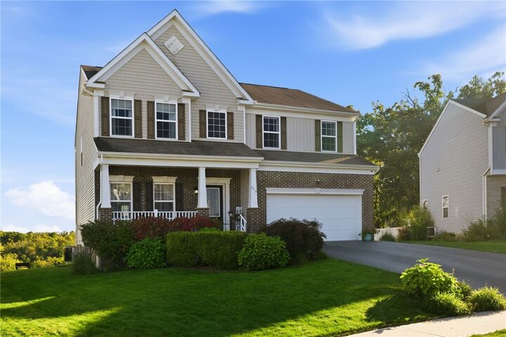 Property Photo:  215 Horse Shoe Drive  PA 15026 