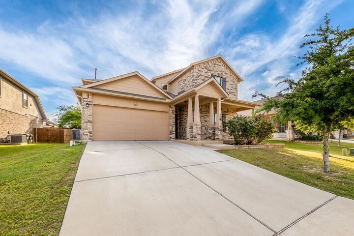 Property Photo:  925 Woodduck Trail  TX 78641 