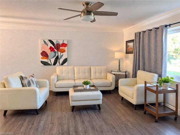 Property Photo:  1402 S Larkwood Sq  FL 33919 