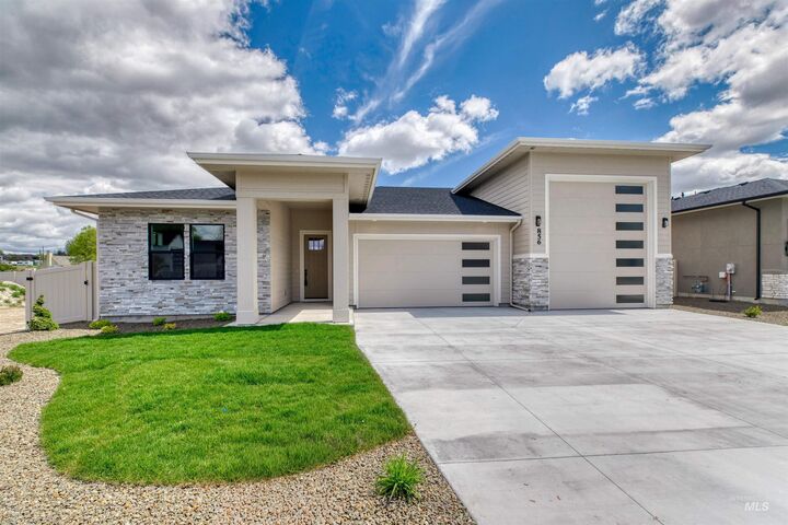 Property Photo:  856 N Nolina Ave  ID 83616 
