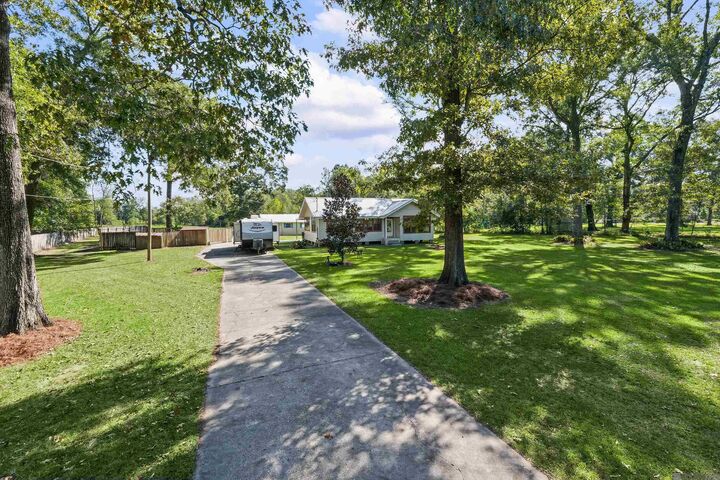 Property Photo: 13546 Brown Rd LA 70714