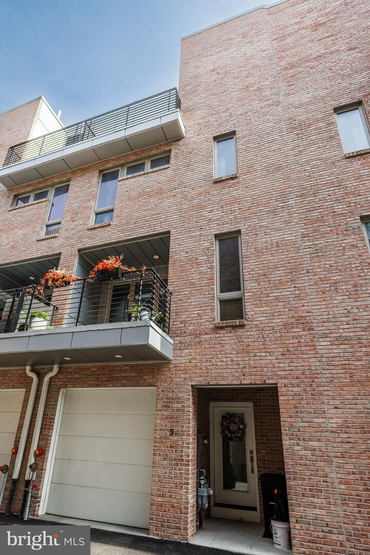 Property Photo:  119 Greenwich Street Unit 5  PA 19147 