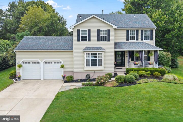 Property Photo:  9 Autumn Lane  NJ 08016 