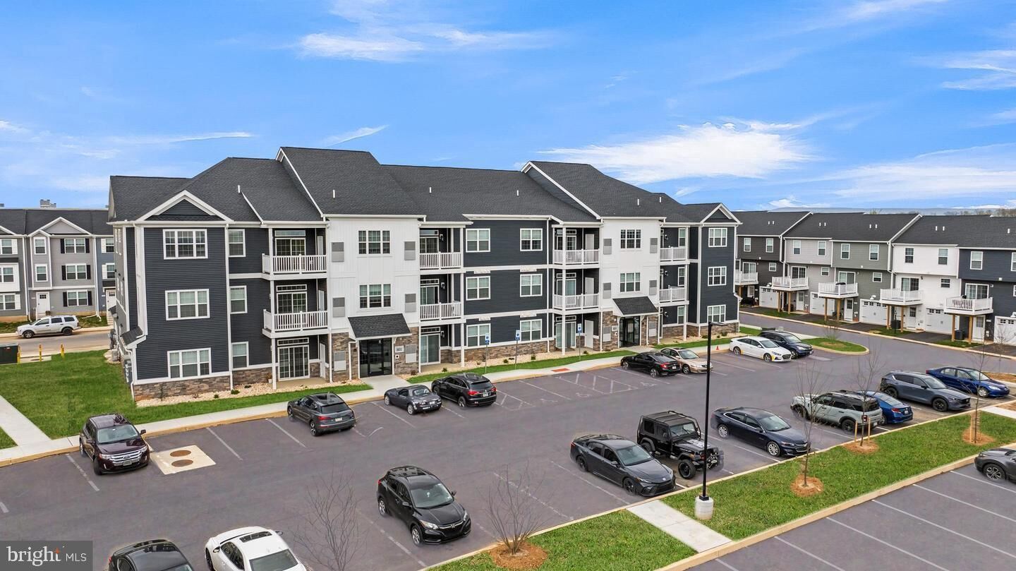 Property Photo: 940 Setting Sun Ln 09-106 PA 17201