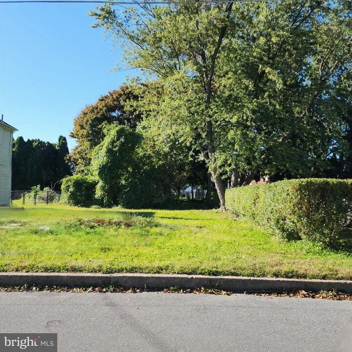Property Photo:  122 Logan Avenue  PA 19038 