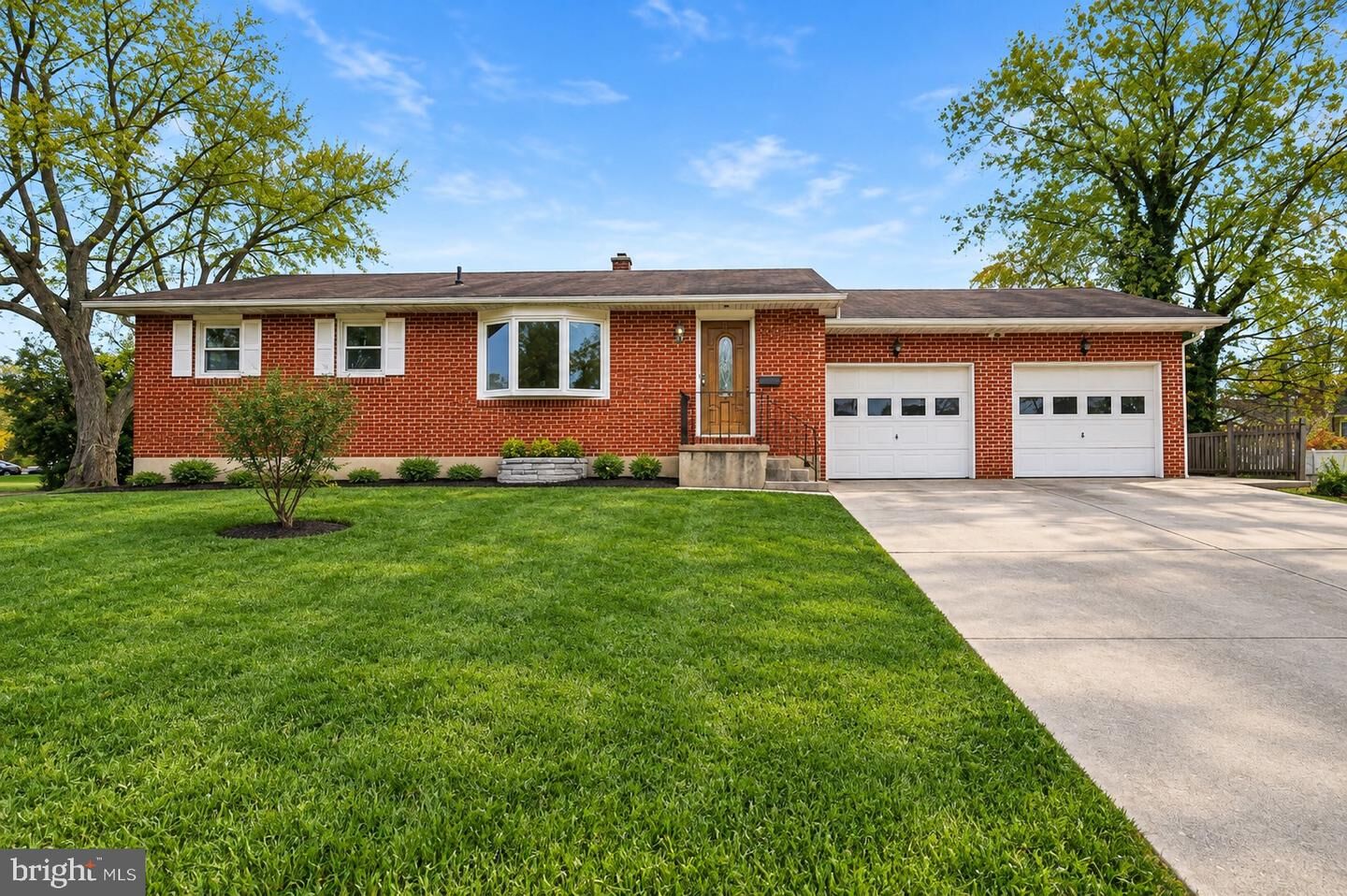 Property Photo:  996 Boggs Drive  DE 19901 