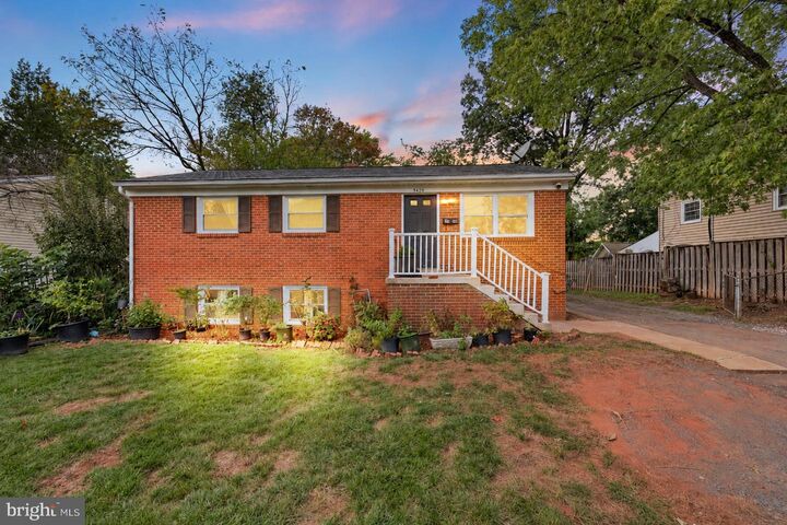 Property Photo: 9420 Spotsylvania Street VA 20110