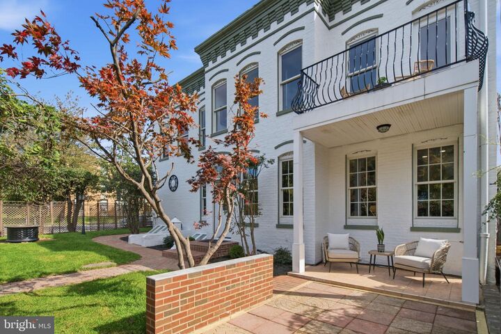 Property Photo:  900 SE 12th Street SE  DC 20003 