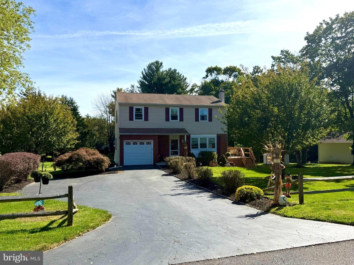Property Photo:  902 Valley Road  PA 19422 