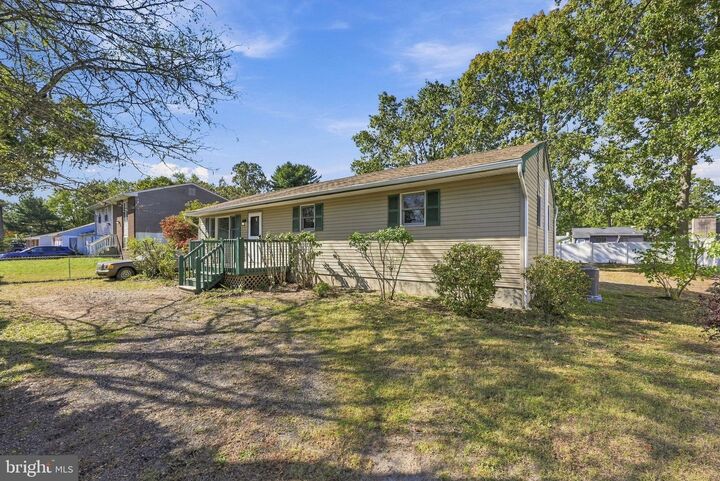 Property Photo:  13 Winnebago Trail  NJ 08015 