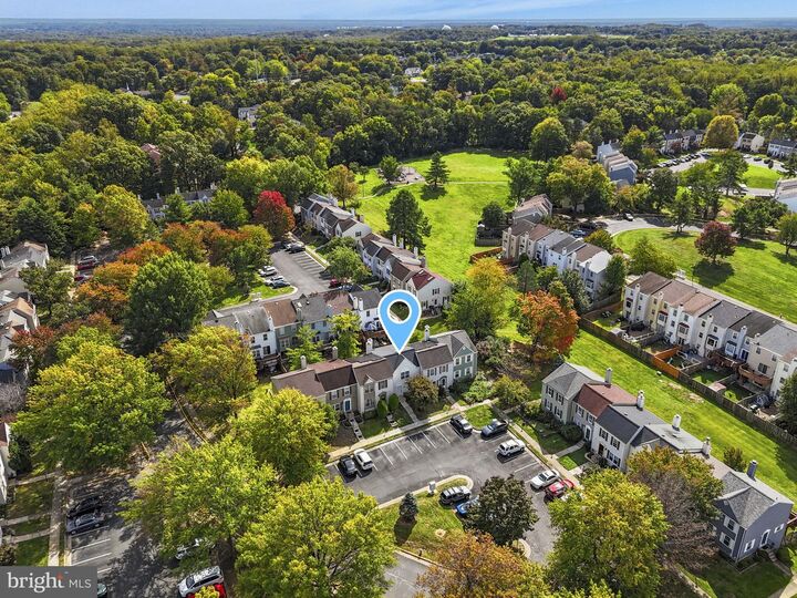Property Photo: 6507 Sunburst Way VA 22315