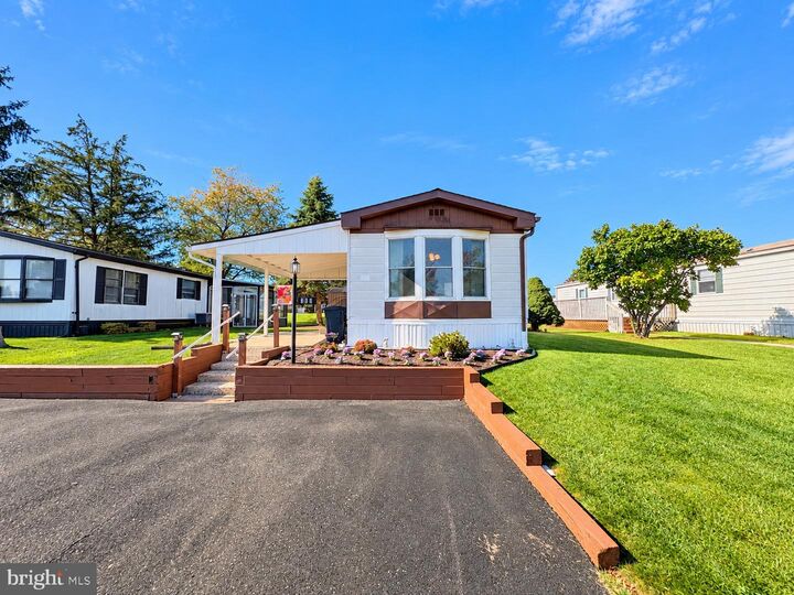 Property Photo:  303 Meadow Court  PA 19454 