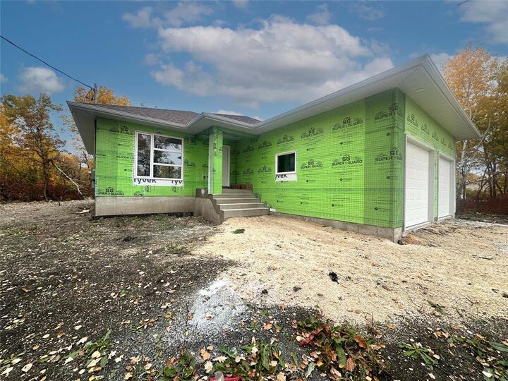 Property Photo: 27 Tamarack Lane MB R0C 0P0