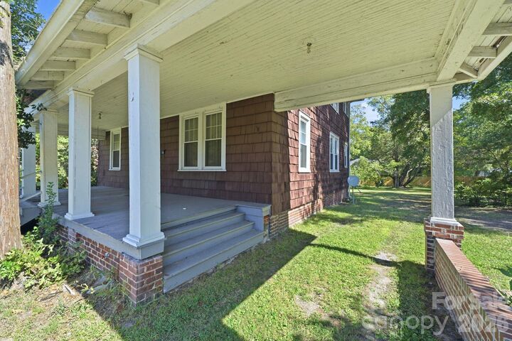Property Photo:  208 S Myrtle School Road S  NC 28052 