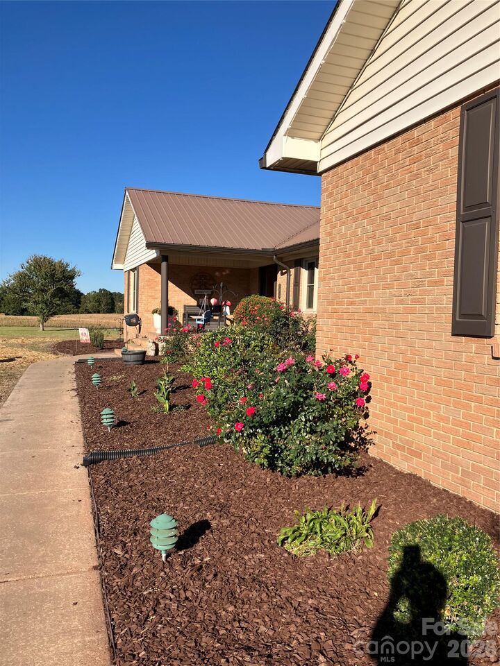 Property Photo:  902 Tomberlin Street  NC 28110 