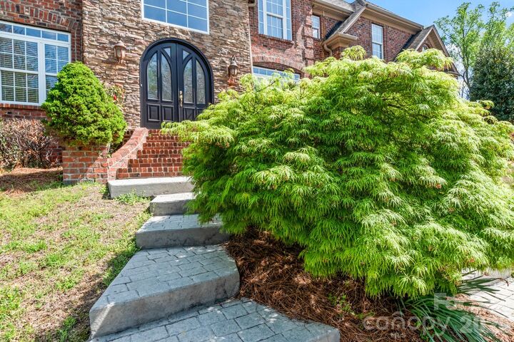 Property Photo: 1391 Somerset Cove Drive NC 27103