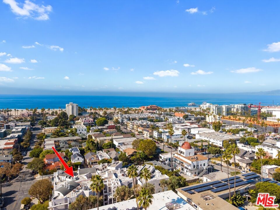 Property Photo:  2115 3rd St, Unit 102  CA 90405 