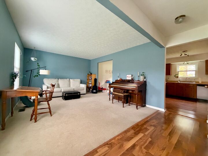 Property Photo:  2071 Presley Drive  OH 43123 