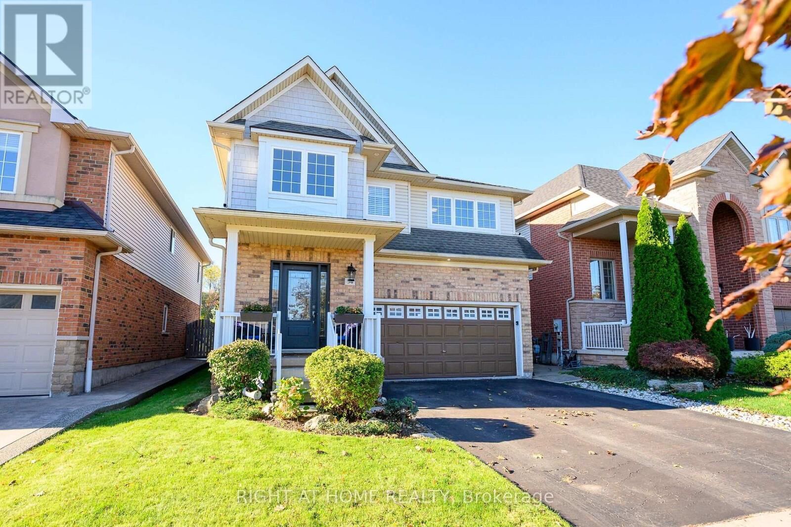 Property Photo: 54 Vinifera Drive ON L3M 5R8