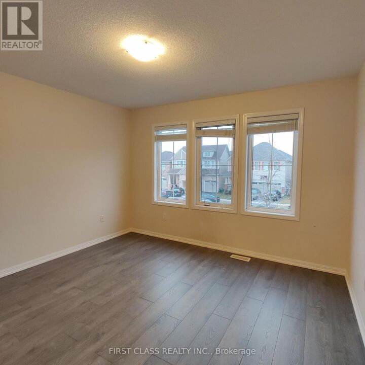 Property Photo: 917 Farmstead Drive ON L9T 8J5