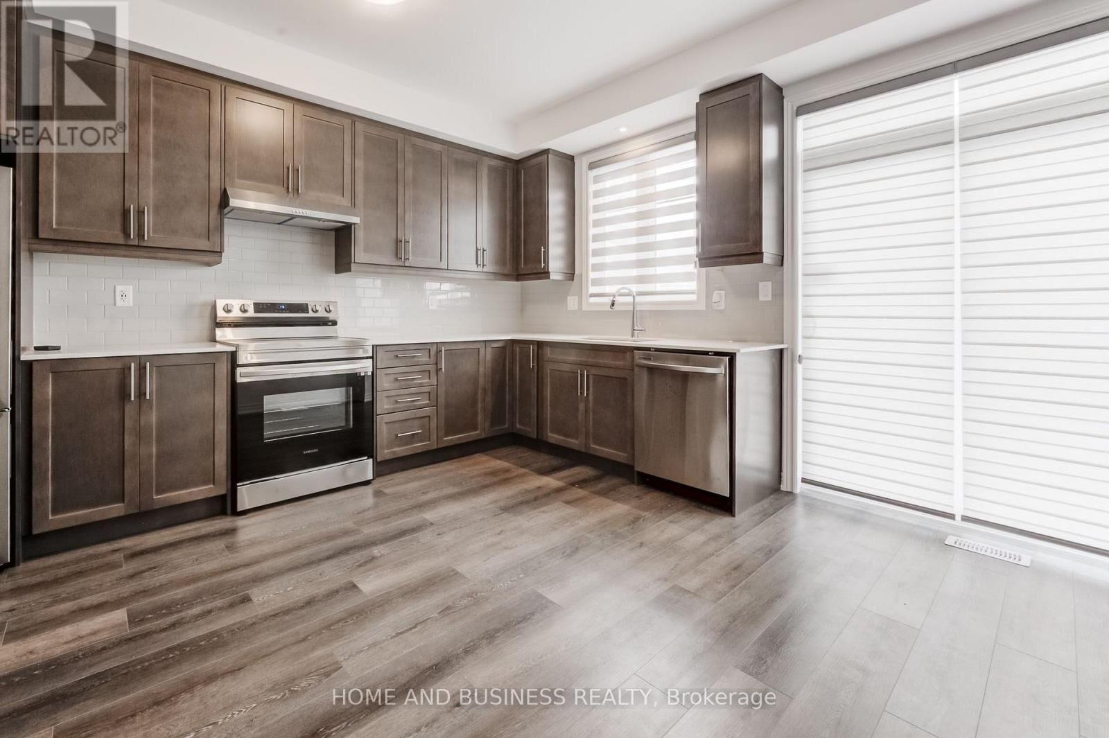 Property Photo:  120 Court Drive 36  ON N3L 0N2 