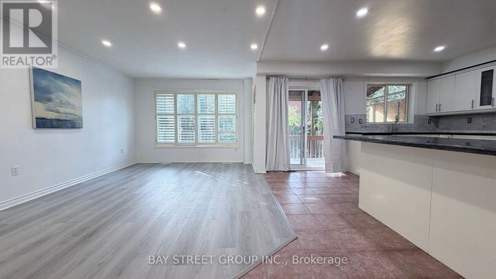 Property Photo:  76 Sawmill Valley Drive  ON L3X 2S3 