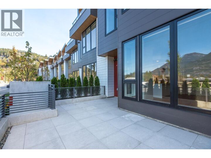 Property Photo:  1502 Scott Crescent 101  BC V8B 1G4 