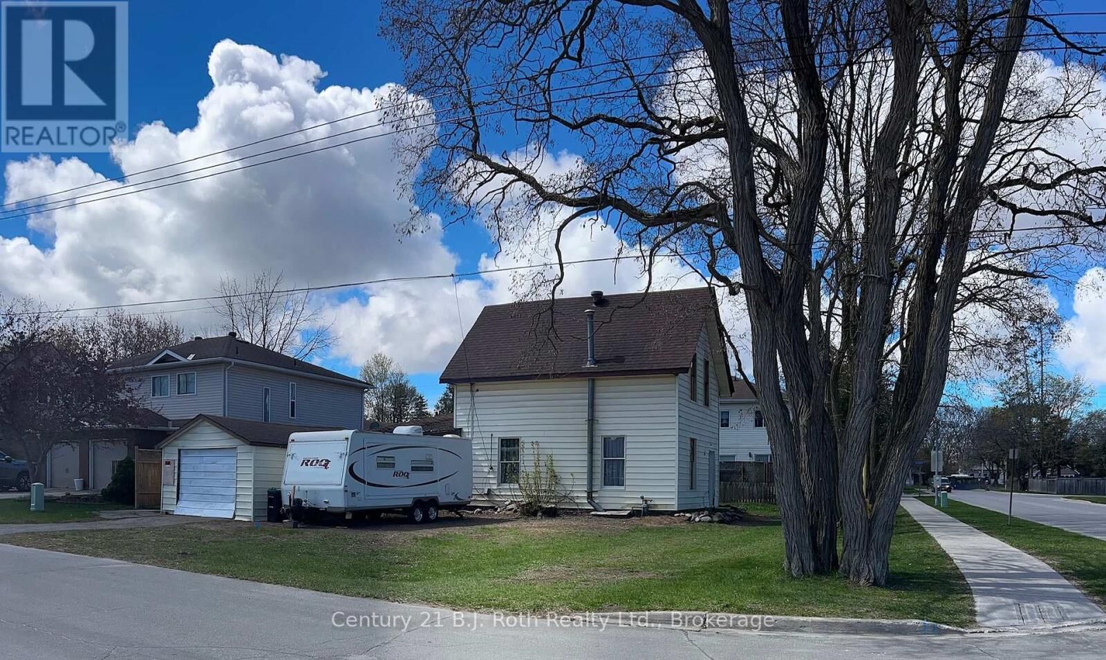 Property Photo:  469 Robert Street  ON L4R 2M4 
