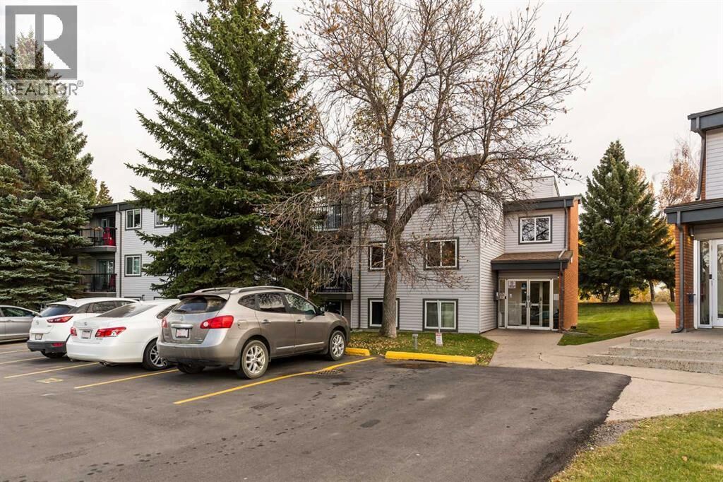 Property Photo:  295 Columbia Boulevard West  AB T1K 4B8 